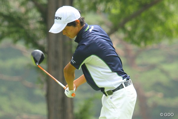 2013年 日本アマチュアゴルフ選手権 4日目 大堀裕次郎 左の肘は小学年時にジャングルジムから落下して骨折。それから内側に曲がらないという変則スタイルでも300ヤードを飛ばす
