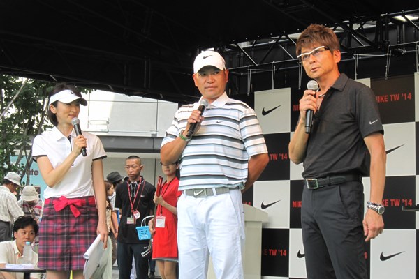 ナイキ ゴルフシューズTW’14のイベントで哀川翔が開眼！？ 安藤幸代（左）、鶴見功樹（中）、哀川翔（右）がナイキシューズTW’14のイベントに参加