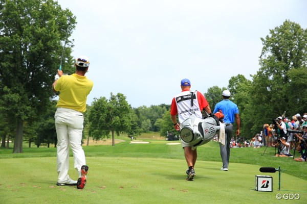 2013年 WGCブリヂストンインビテーショナル 2日目 タイガー・ウッズ＆松山英樹 いつまでもフィニッシュとってないで行くよ！