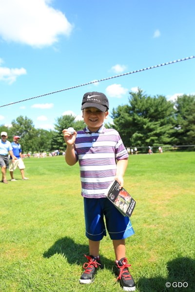 2013年 WGCブリヂストンインビテーショナル 最終日 ギャラリー マキロイのボールをもらって超超超よろこんでいた子供。