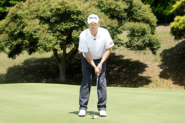 きれいなグリーンではハンドファーストに