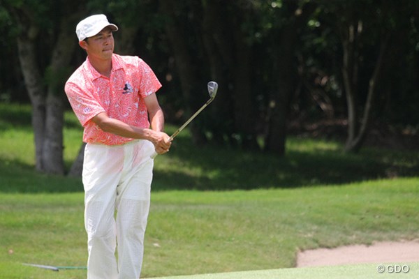 2013年 関西オープンゴルフ選手権競技 初日 横尾要 アプローチが冴えた横尾要は最終18番をチップインバーディで締めた