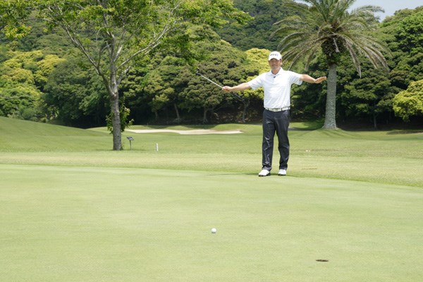 グリーン上の最も低い位置を探す