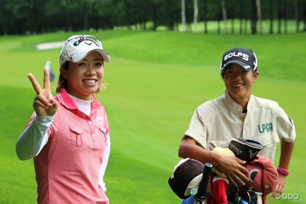 2013年 ニトリレディスゴルフトーナメント 初日 大江香織 試合中でもこの笑顔。いいね。