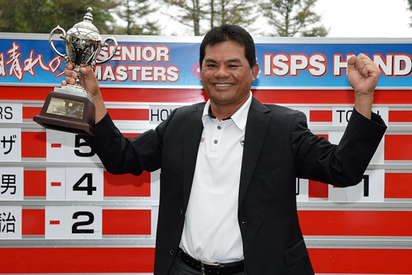 2013年 ISPS HANDA CUP 秋晴れのシニアマスターズ F.ミノザが逆転優勝でツアー通算3勝目を飾った（画像提供：日本プロゴルフ協会）