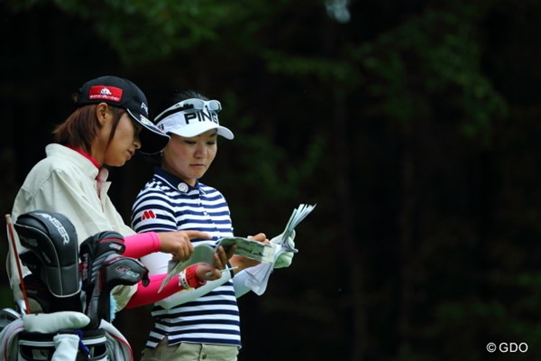 2013年 ニトリレディスゴルフトーナメント 2日目 上原彩子 日米を掛け持ち参戦する上原彩子。日本ツアーの賞金シード獲得が直近の目標だ