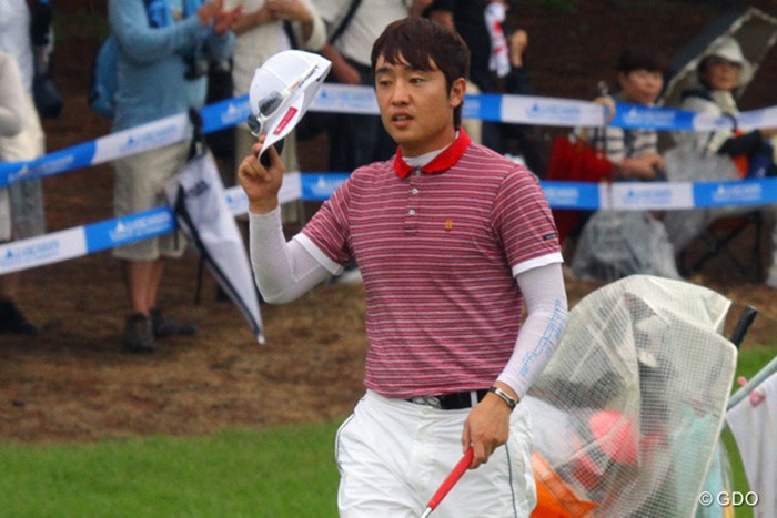 待望の日本1勝にも、S.J.パクは静かに初勝利を喜んだ。 2013年 VanaH杯KBCオーガスタゴルフトーナメント 最終日 S.J.パク