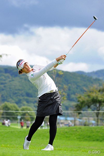 2013年 ゴルフ5レディスプロゴルフトーナメント 初日 福田真未 最終ホールのボギーが痛かったなァ…。高校時代の実績は同年代のヤングプロの中ではピカイチやから、ボチボチ本領発揮せな！14位T