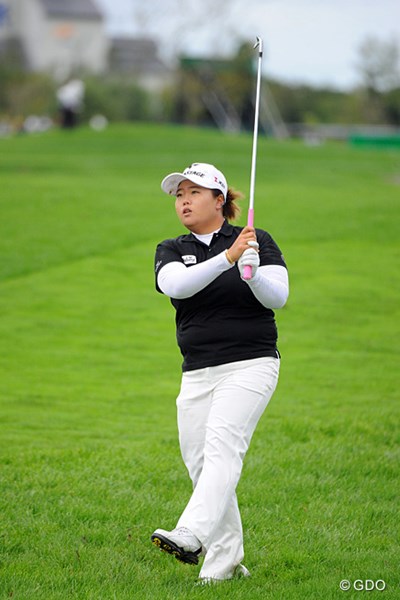 2013年 ゴルフ5レディスプロゴルフトーナメント 初日 アン・ソンジュ おいおい、まさか3週連続やなんてことは…。ホンマに病み上がりでっか～！さらにパワーアップしてるやん！1位T