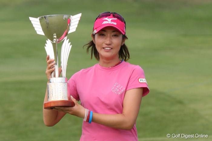 昨年は翌週の「女子プロゴルフ選手権」と共に2週連続優勝を飾った飯島茜 飯島茜