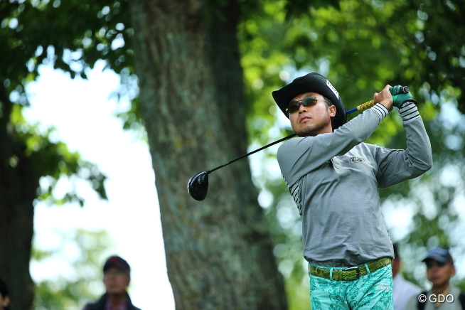 片山晋呉が単独首位！松山は後半崩れ26位タイ