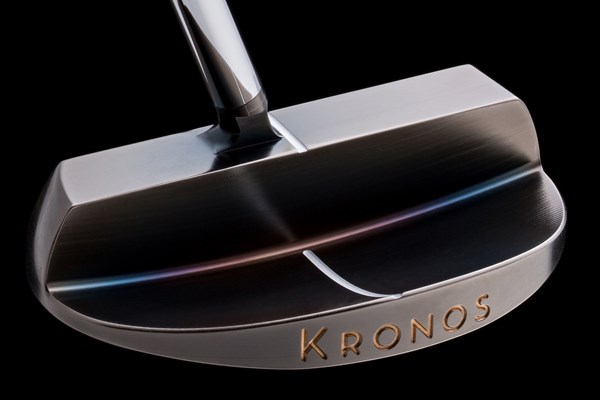 米国からこだわりのパター『KRONOS GOLF』