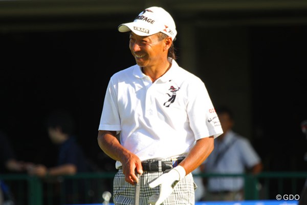 2013年 アジアパシフィックオープンゴルフチャンピオンシップ パナソニックオープン 事前 井戸木鴻樹 慣れ親しんだ茨木CCでのプレー。井戸木は笑顔でティオフを待っている。
