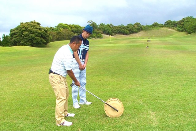 Vol 5 飛ばすための正しい腕の使い方 ゴルフクラブの取扱説明書 Gdo ゴルフレッスン 練習