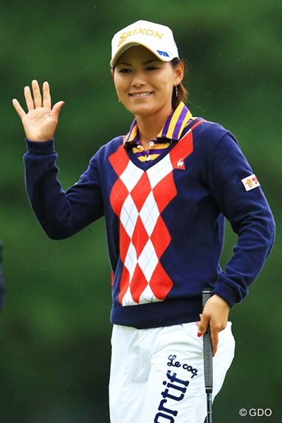 2013年 日本女子オープンゴルフ選手権競技 2日目 横峯さくら 最終18番バーディでようやく笑顔です。前半はどうなる事かと思いましたが、バックナインで盛り返しました。3位タイ。