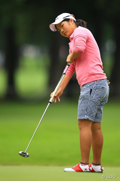 2013年 日本女子オープンゴルフ選手権競技 2日目 松原由美 長尺パターを操る14歳、松原由美が3位タイで決勝ラウンドへ！
