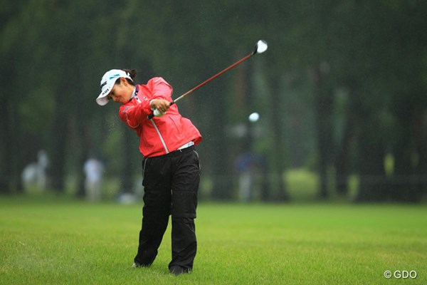 2013年 日本女子オープンゴルフ選手権競技 3日目 宮里藍 一日中降り続く雨。重く湿ったラフは、パワーヒッターじゃない選手には、かなり厳しい一日でしたね。