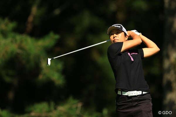 2013年 スタンレーレディスゴルフトーナメント 2日目  佐々木慶子 ノーボギーのゴルフでスコアを2つ伸ばして、5アンダー8位タイに。ママさんゴルファーが初優勝を目指します。
