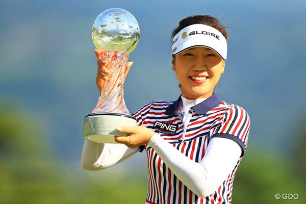 2013年 スタンレーレディスゴルフトーナメント 最終日 カン・スーヨン 37歳のカン・スーヨンが参戦3年目でうれしい日本ツアー初優勝を飾った
