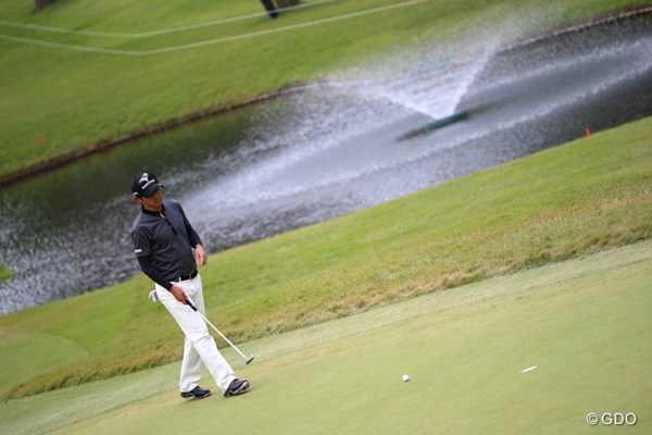 2013年 日本オープンゴルフ選手権競技 2日目 近藤共弘 気になるから噴水してなくてもいいのに。