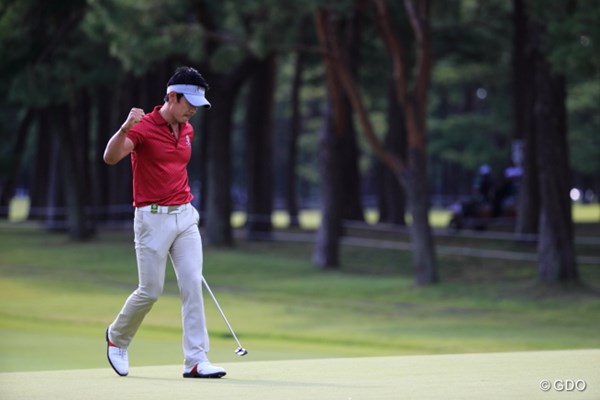 2013年 日本オープンゴルフ選手権競技 2日目 矢野東 いい男はガッツポーズもニクいのだ。