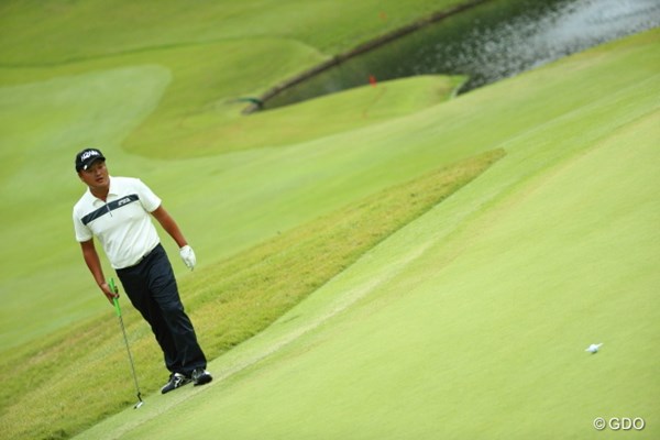 2013年 日本オープンゴルフ選手権競技 3日目 小田孔明 最終18番、惜しくもバーディーならず。