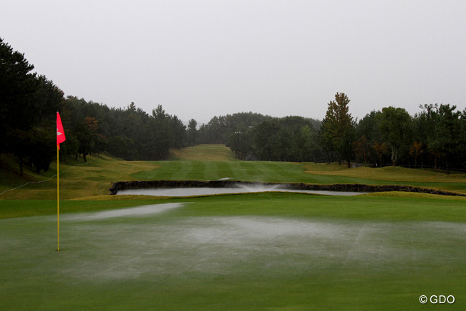 2日目は降雨により中止、54ホール短縮へ 2試合連続短縮は24年ぶり