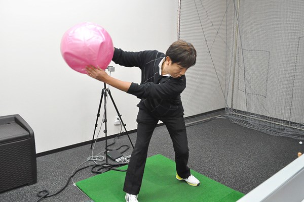 golftec テークバックで腰はむしろ左に！！ 4-2