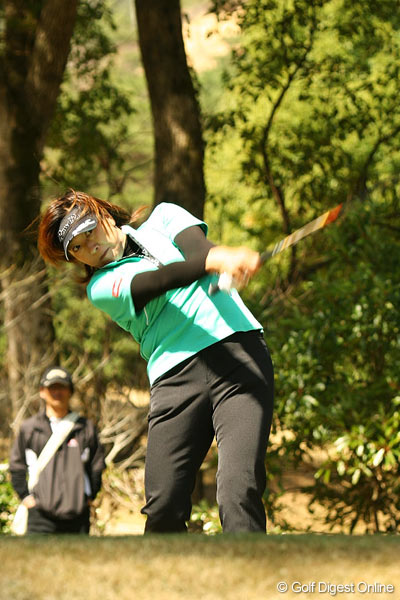 福嶋が単独首位、申が2打差も上位は大混戦