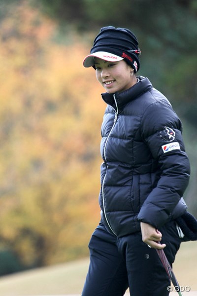 笑顔を交えながらプロアマ戦をプレーする森田理香子。明るい表情が目立っていた