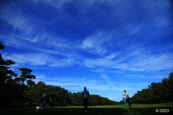 2013年 ダンロップフェニックストーナメント 初日 7番ホールグリーン 南国・宮崎らしい青空と、秋らしい雲の一日でした。