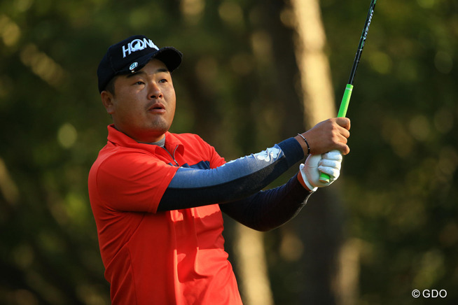 わずかにパー5つ！小田孔明が7位に浮上