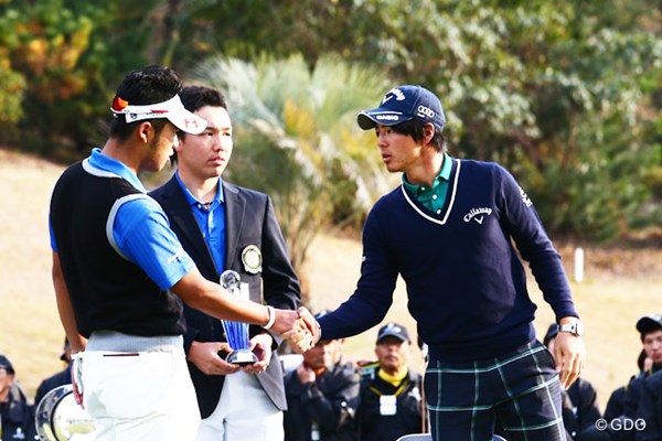 2013年 カシオワールドオープンゴルフトーナメント 最終日 石川遼 4日間通じてのドラコン賞を獲得した石川遼は、縁か偶然か、盟友の表彰式に同席した