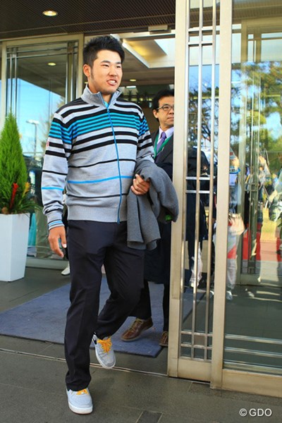 2013年 ゴルフ日本シリーズJTカップ 事前情報 松山英樹 無念の欠場となった松山は大会関係者に挨拶をするため、東京よみうりCCを訪れ、全選手のスタート前に帰路に就いた。