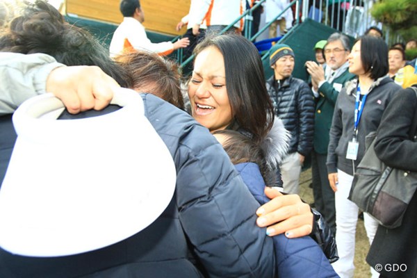 2013年 ゴルフ日本シリーズJTカップ 最終日 宮里藍 藍ちゃんを中心に家族みんなも大喜び。