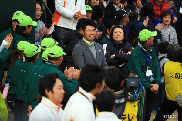 2013年 ゴルフ日本シリーズJTカップ 最終日 松山英樹 松山英樹 グリーン上には上がらなかったけど、松山くんも閉会式に顔を出しました。