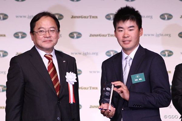 2013年 ジャパンゴルフツアー表彰式 川村昌弘 川村昌弘はフェアウェイキープ率賞を受賞