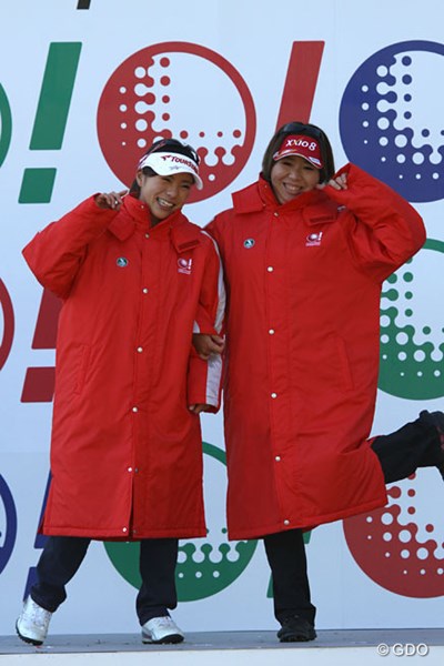 2013 日立3ツアーズ選手権 吉田弓美子 堀奈津佳 今年が初出場となった吉田弓美子と堀奈津佳。大会を盛り上げていましたね