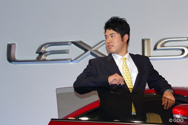 2013年  「レクサス」ブランド所属契約会見 松山英樹 所属契約をLEXUSと結んだ松山。世界で戦う日本ブランドを背負って戦う。