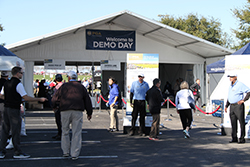 米PGAショー･デモデー､雨で一時中断のハプニング！