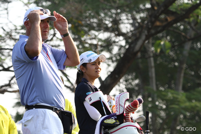 米女子キャディは売り手市場？ 困難を極める“相棒”探し