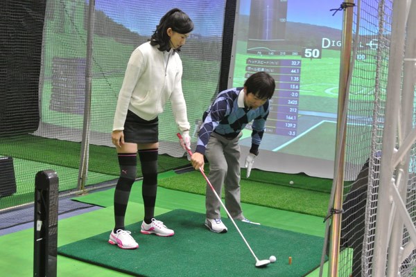 コナミ、最新鋭の「ゴルフコネクション プレミアム」を出展