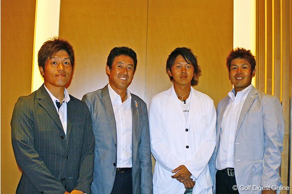 出席した（左から）清田太一郎、司会担当の芹澤信雄、岩田寛、甲斐慎太郎。彼らの活躍に期待！