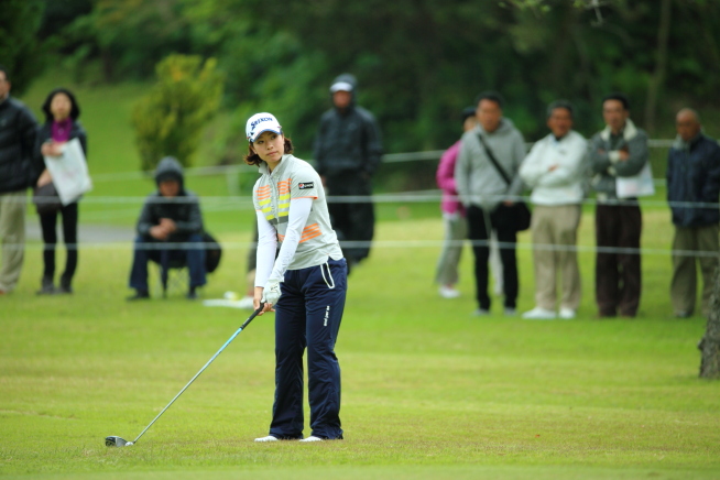 勝負の18番、試合では初めての直ドラで2オンを狙った森田理香子