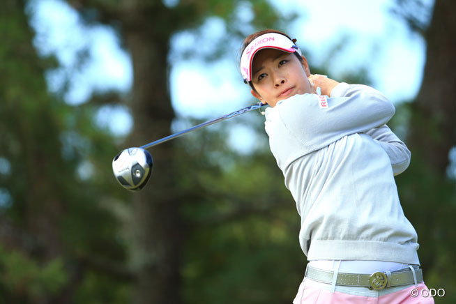 ＜速報＞女王・森田が首位！渡邉は2週連続Vに向け2差4位