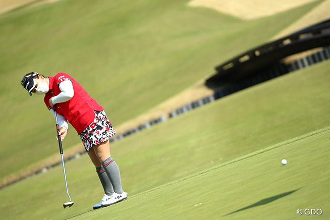 吉田弓美子が単独首位で最終日へ 19歳・藤田光里が6位に浮上