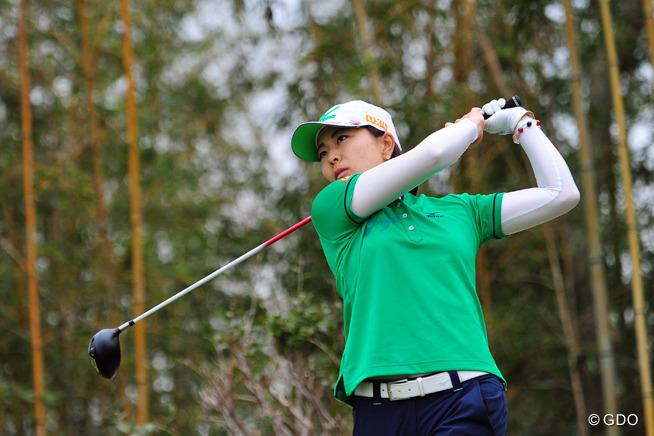 服部真夕、今季初の60台で4位浮上 「ここからがスタート」