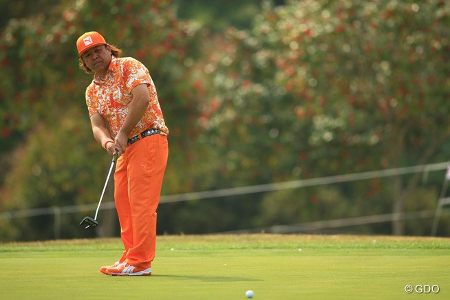 今日もド派手なウェアでしたね 17番par5では2オンに成功し このイーグルトライも 今日は83でのラウンド トータル42オーバーでの予選落ちでした 2014年 東建ホームメイトカップ 2日目 大津将史 フォトギャラリー Gdo