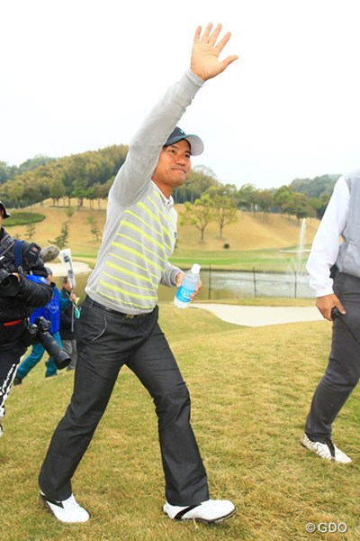2勝目に涙はない。宮里優作は圧巻のゴルフで国内初戦を逆転優勝で飾った