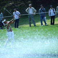 下のワシャワシャしてるのは噴水です 2014年 つるやオープンゴルフトーナメント 最終日 藤田寛之